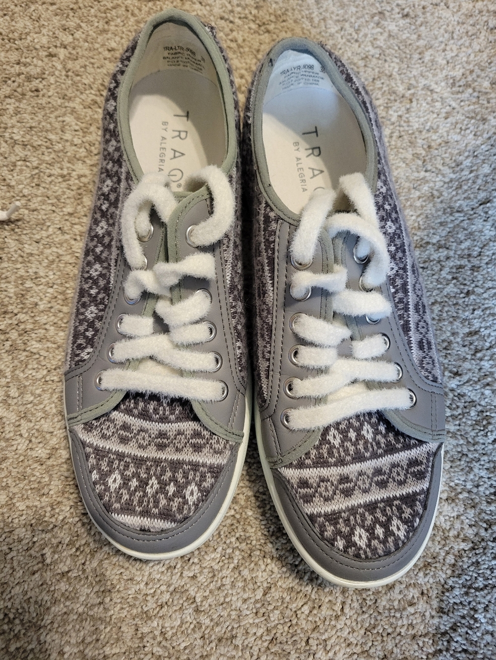 Traq By Alegria Gray Knit Patterned Women's Sneakers